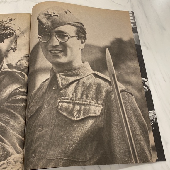 Vintage 1980 John Lennon collectors edition magazine in like new condition - Picture 6 of 13